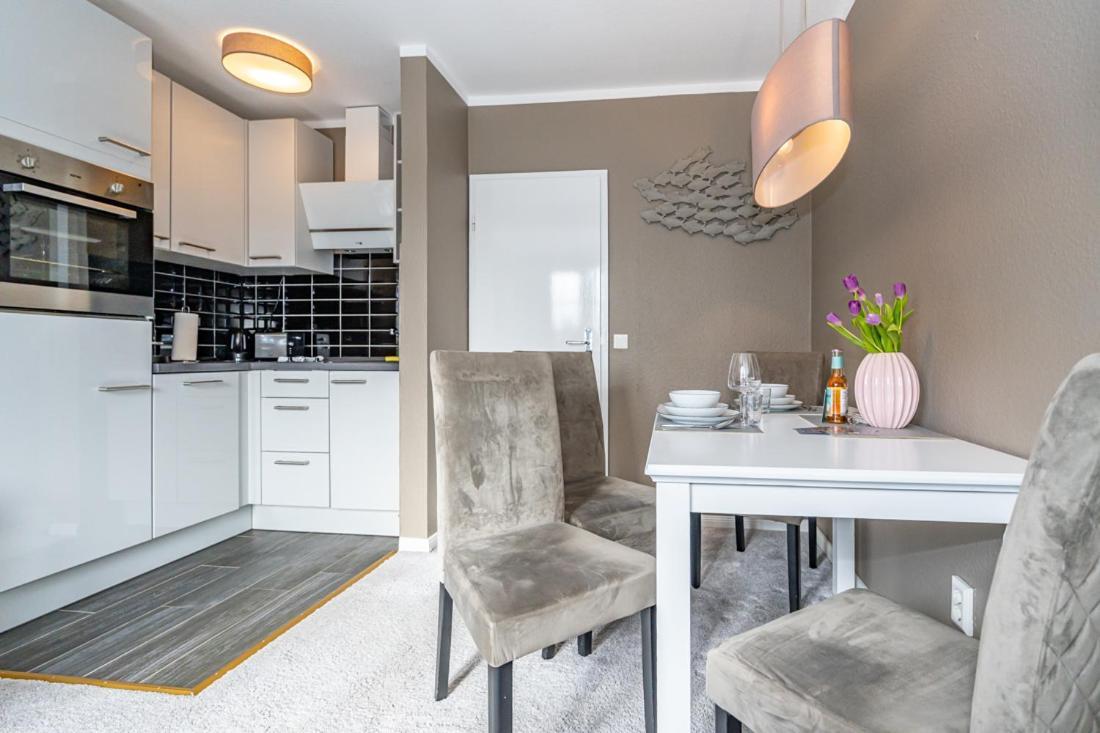 Maritim Und Individuell In Wenningstedt Mit Balkon Apartment Exterior photo